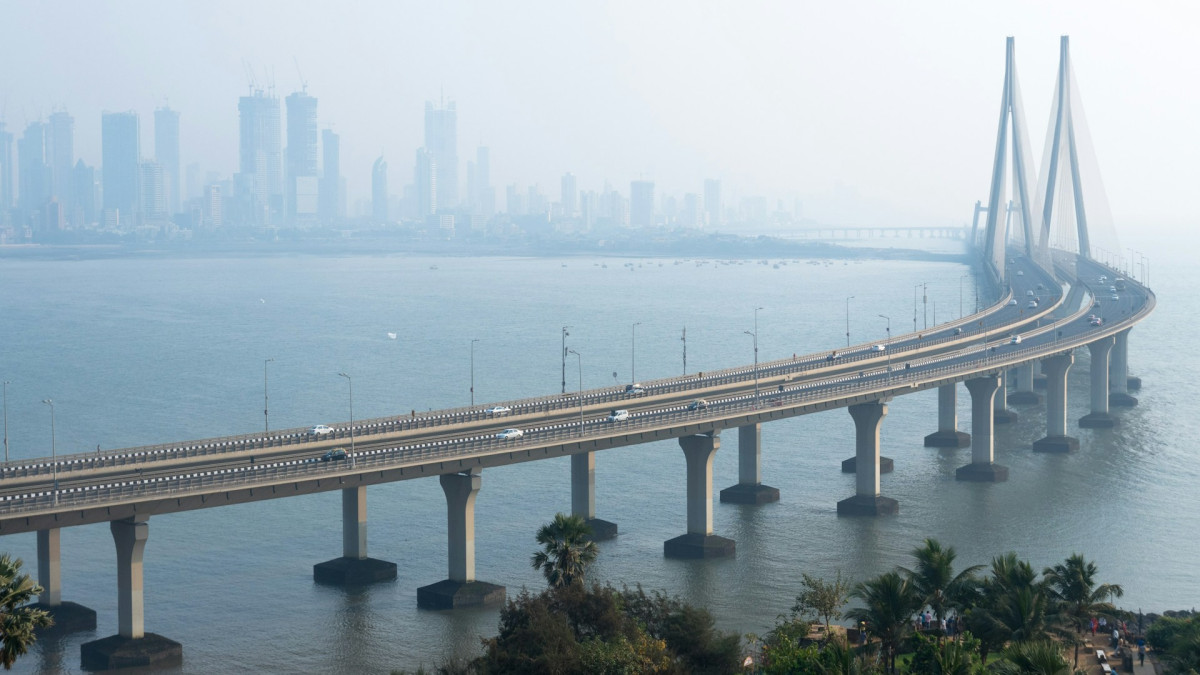 India's Inflation Likely Hit 5.4% in September as Oil Costs Bite