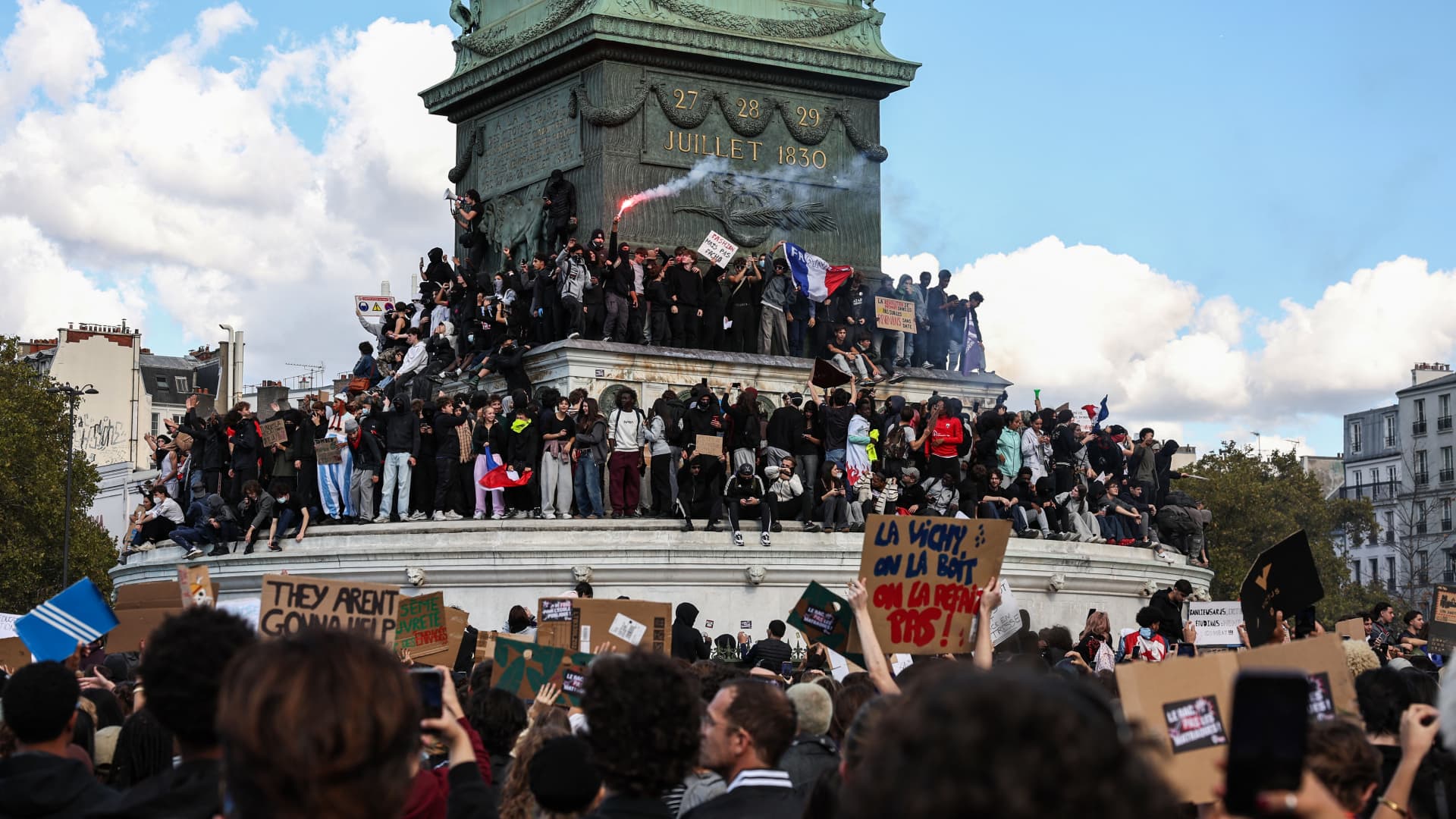 Nobel winner Krugman says France may have become 'too big to save'