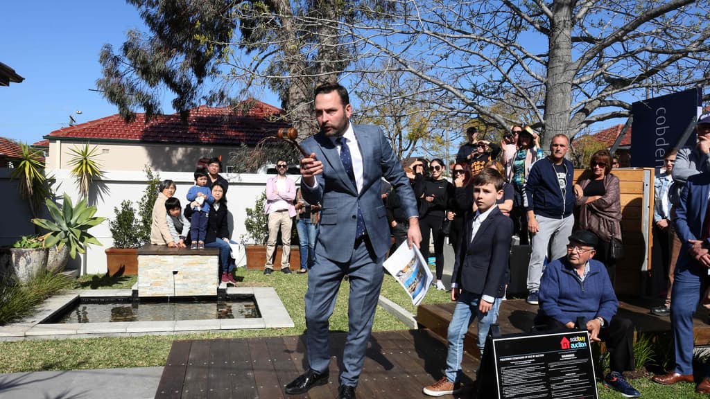 Australian house values fall in 82 per cent of suburbs as downturn spreads