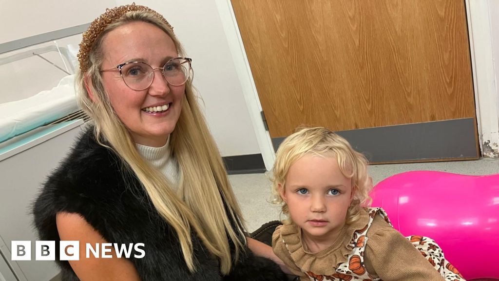 Pembrokeshire mum told to prepare for 'worst' urges others to get respiratory illness vaccine