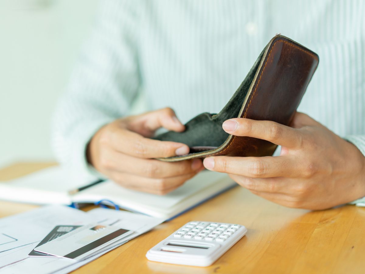 There’s no debt crisis but here are the Canadians who are in the red, according to a new report