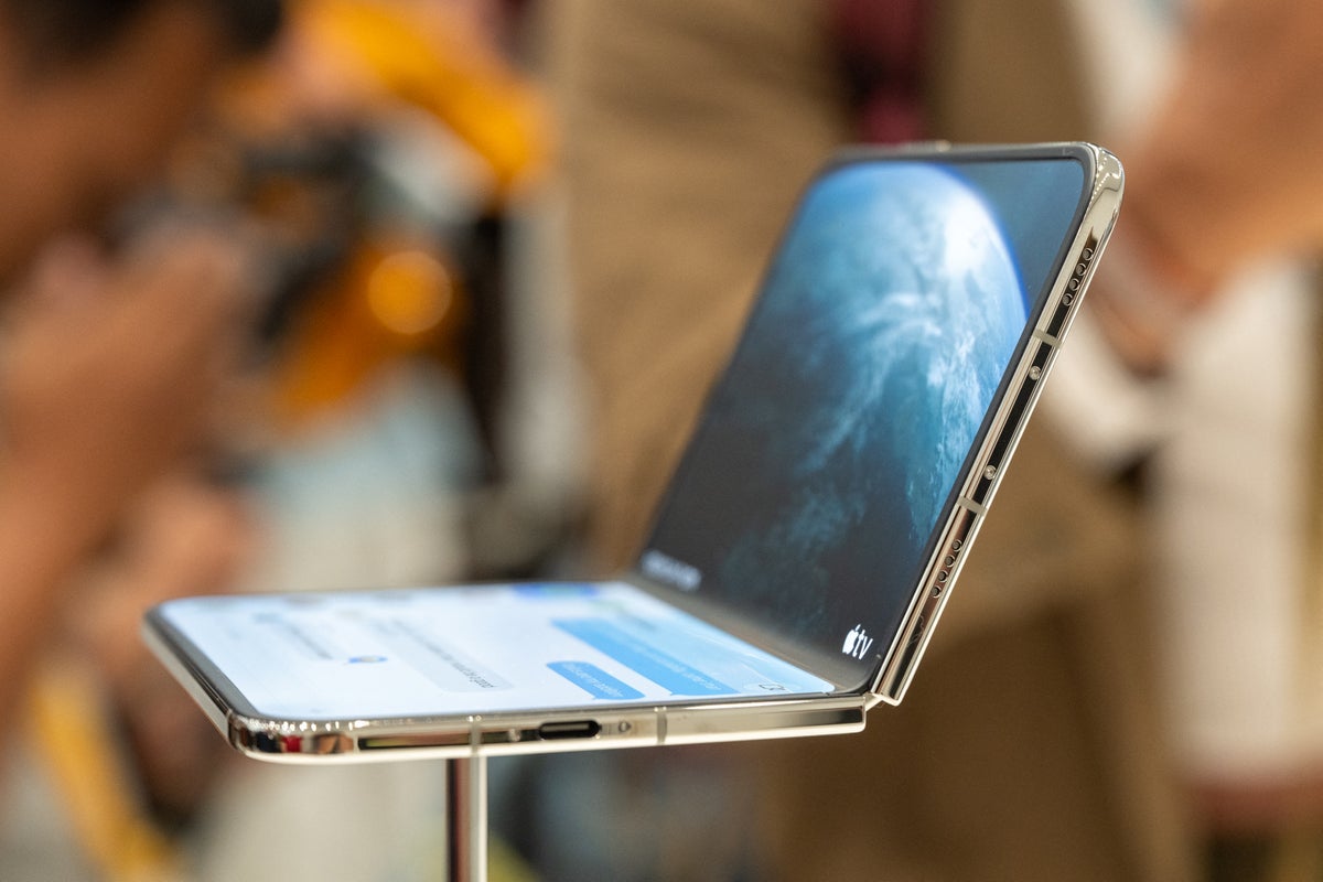 Apple has already run out of the iPhone Duo