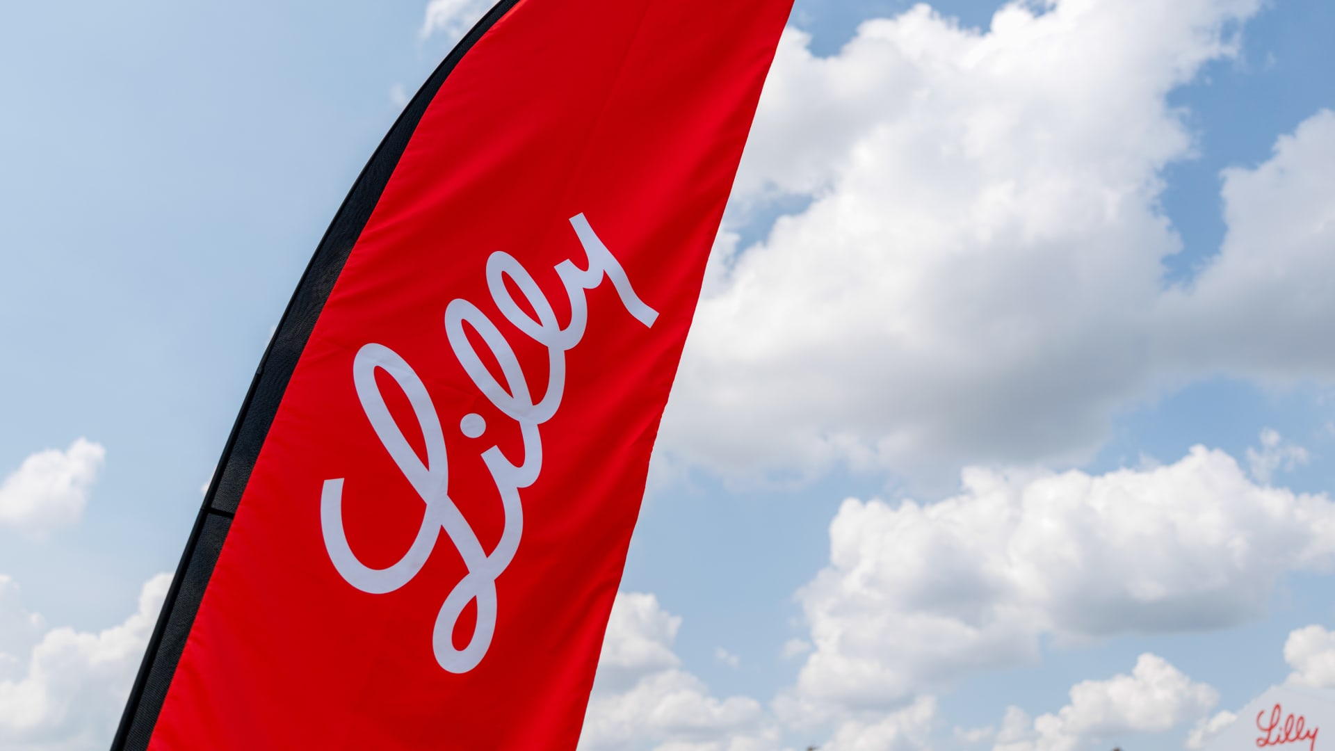 Eli Lilly's weight-loss pill wins EU drug regulator's backing