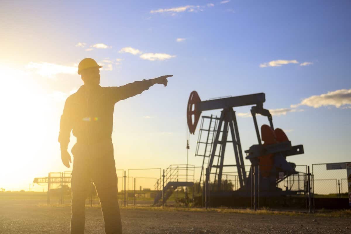 Enbridge vs. Canadian Natural Resources: Where I’d Put My Next $10,000