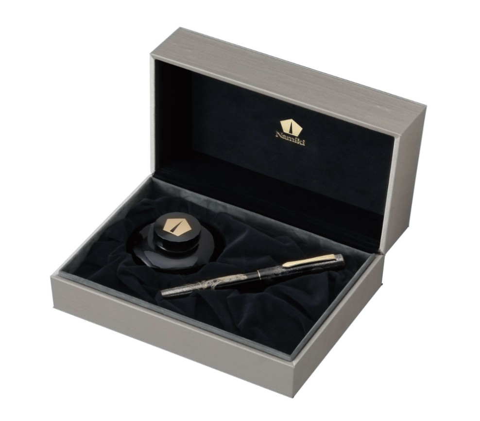 NAMIKI Unveils 2026 Ltd Edition Fountain Pen,‘Wolf Moon’