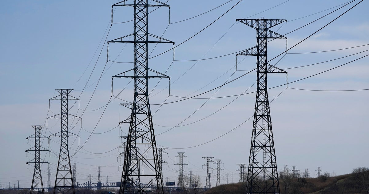 PG&E begins restoring power to Bay Area customers as fire weather conditions improve
