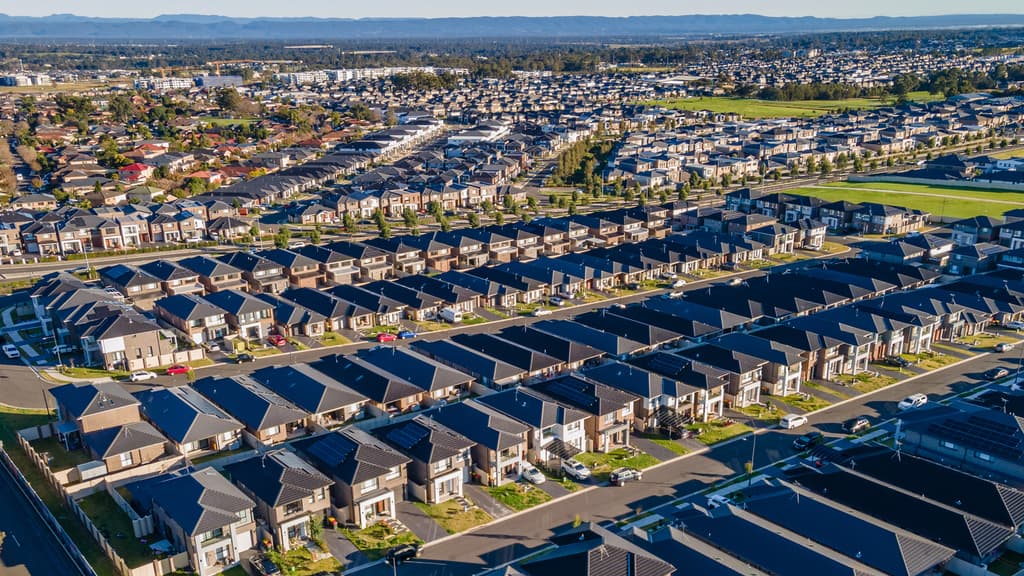 Almost 500,000 mortgage holders plan to refinance as interest rates reach 15-year high