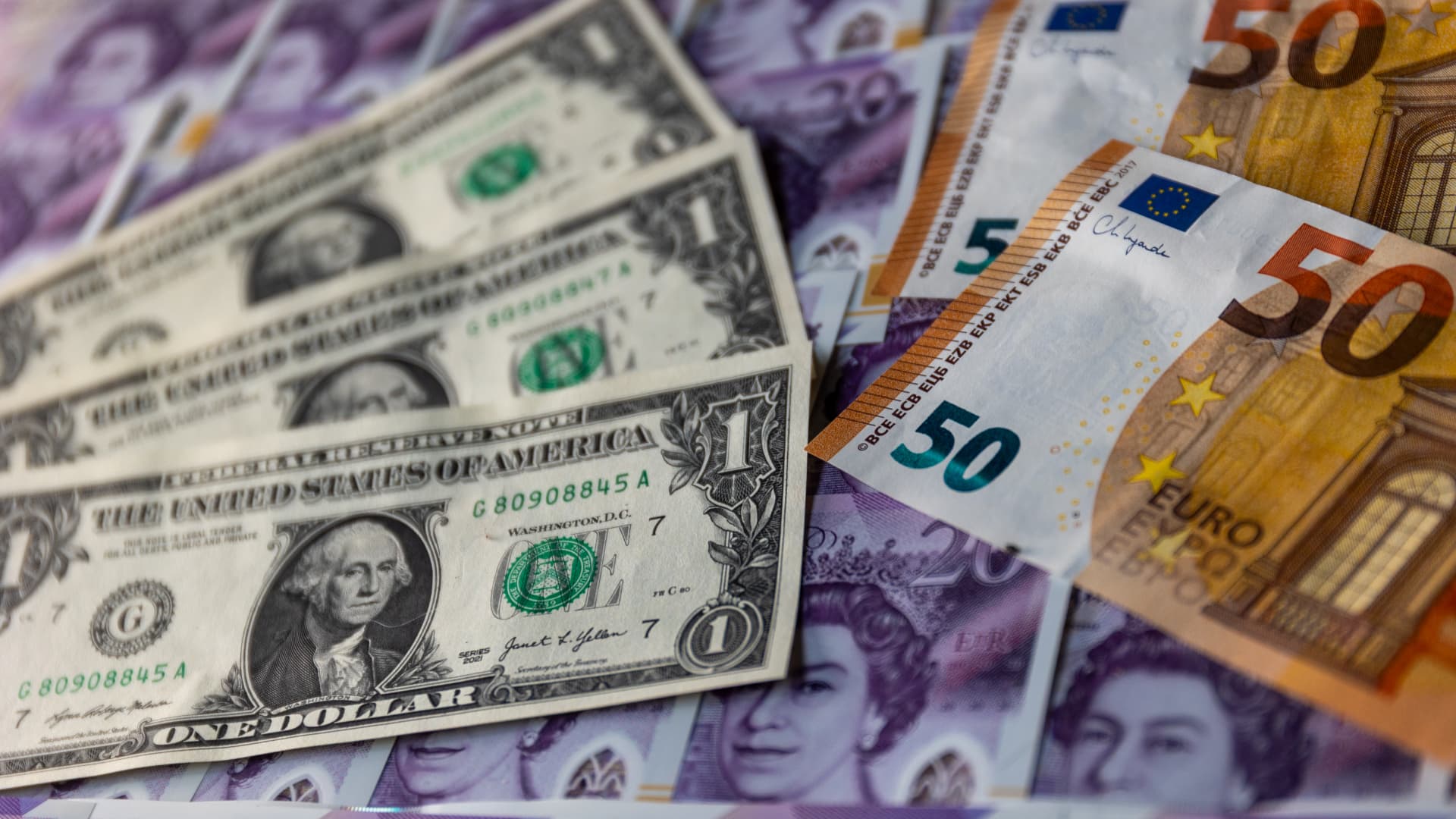 Dollar firmer, euro weakens as French protests turn violent