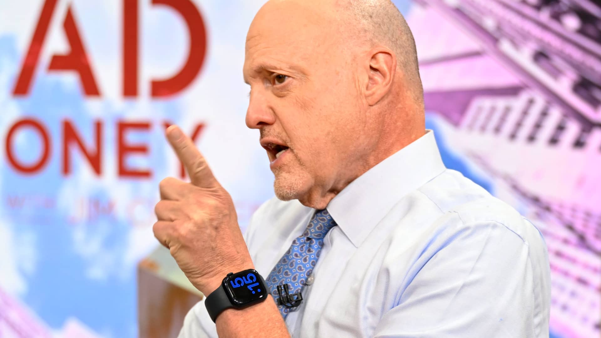 Jim Cramer says the recent AI stock sell-off echoes a crucial lesson from the 1987 market crash