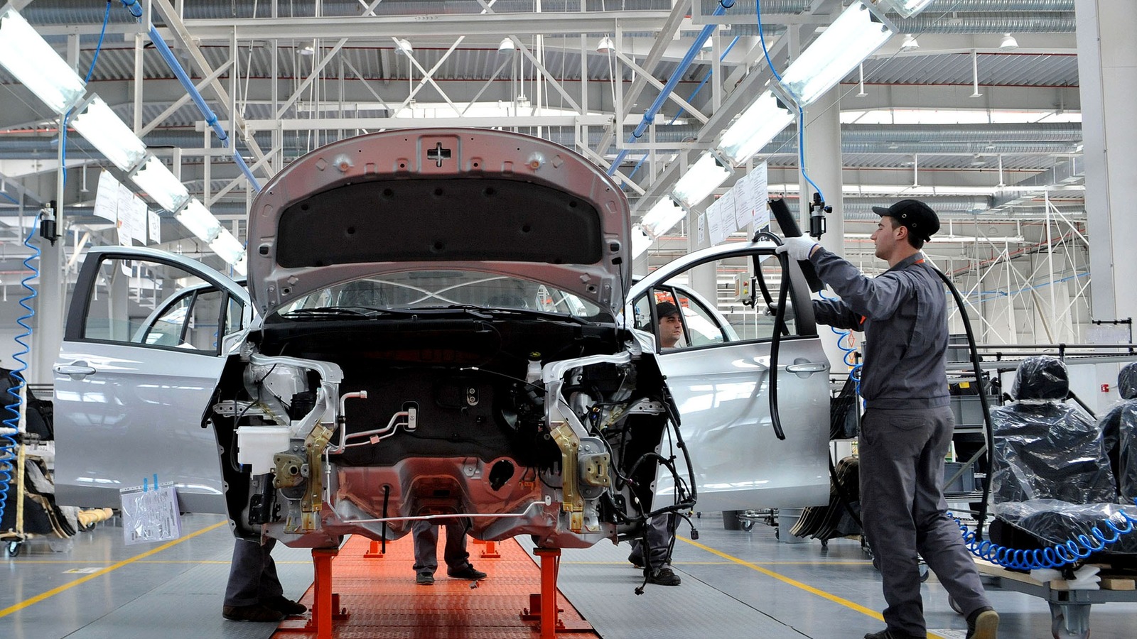 VinFast Auto (VFS) Stock Sinks As Q2 Results Expose Heavy Losses