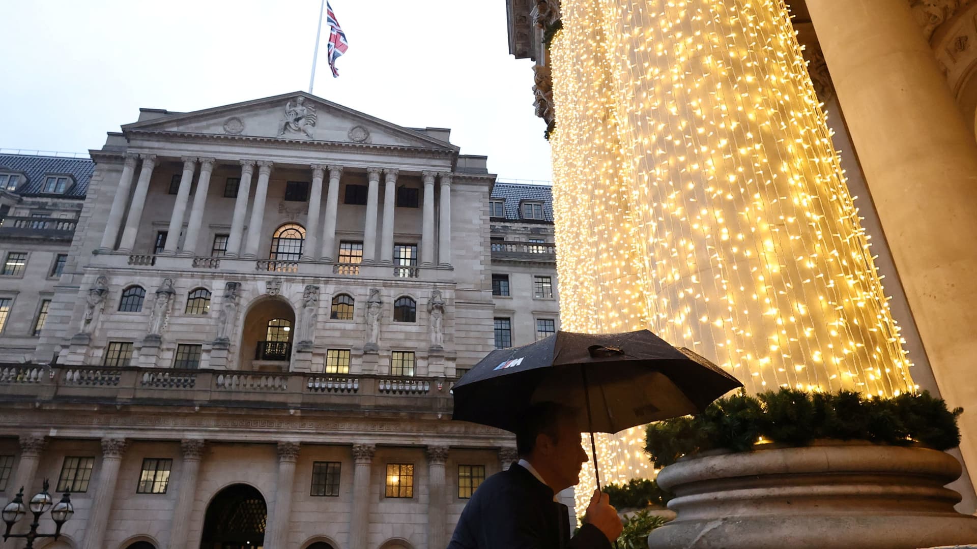 UK inflation jumps to 3.5% — cementing rate hike expectations
