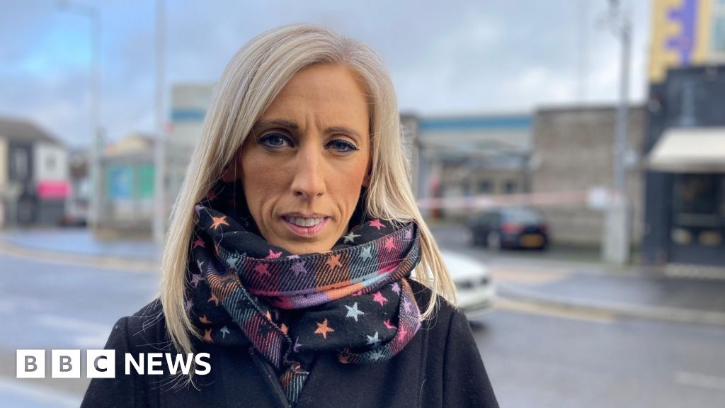 Carla Lockhart resigns as DUP party officer over strategy 'concerns'