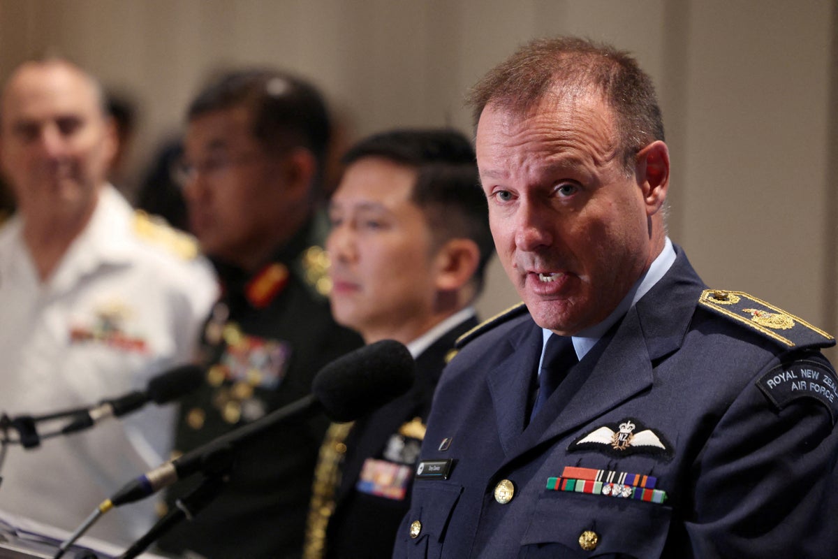 New Zealand’s military chief steps down over ‘inappropriate relationship’