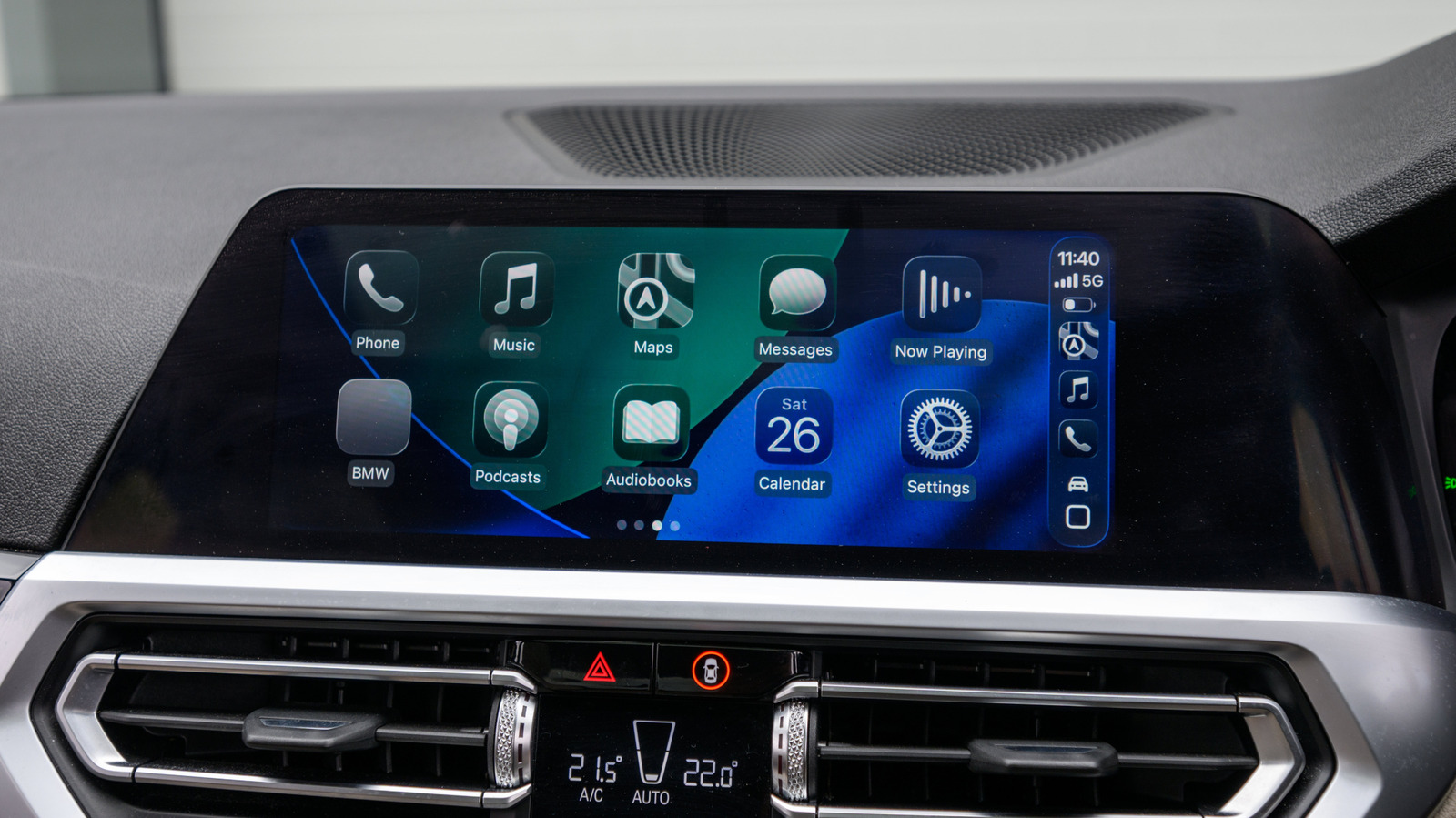 Here's What You Need To Know Before Buying A Wireless CarPlay Adapter