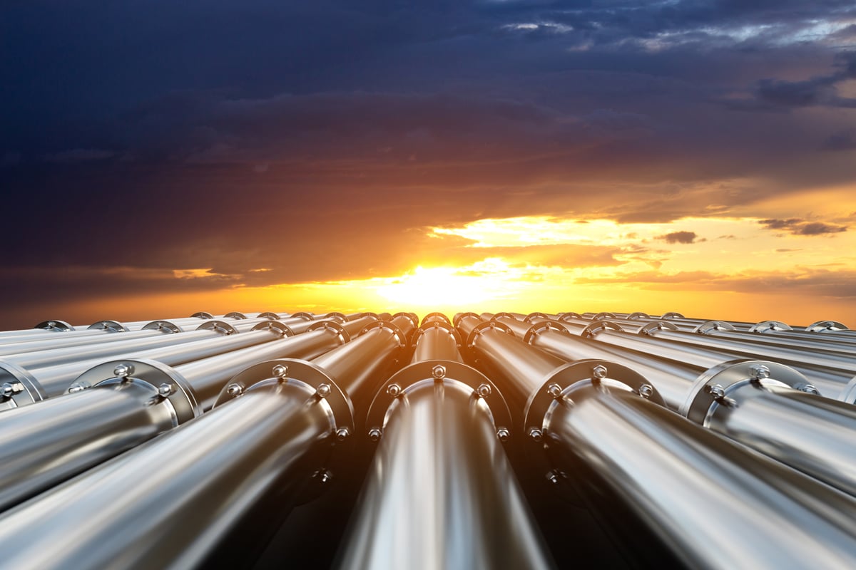 MPLX Stock Pays a Hefty 7.4% Dividend Yield. Here's How Much $10,000 Generates in Passive Income Each Year.