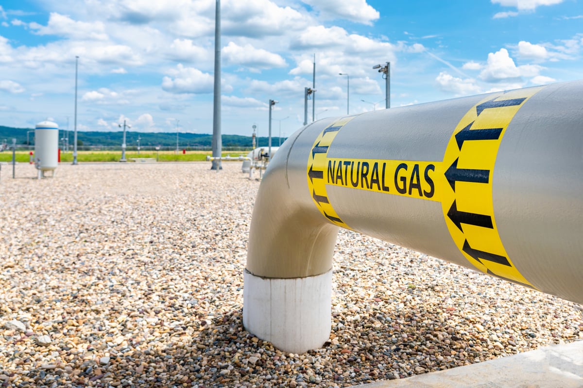 LNG Exports Are Set to Surge. Is Shell or Energy Transfer the Smarter Way to Play It?