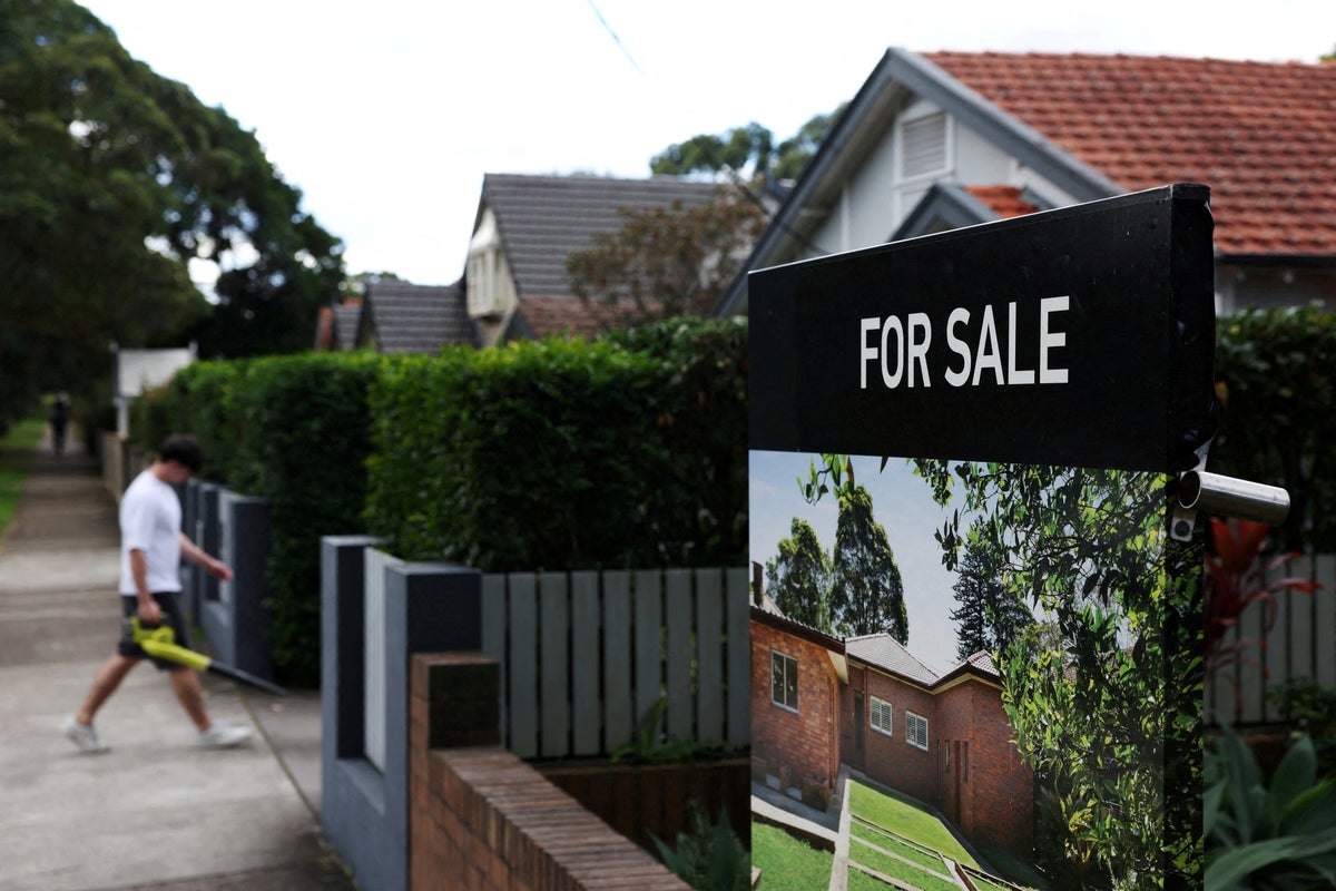 Stagnant housing market leaves American sellers facing deep price cuts