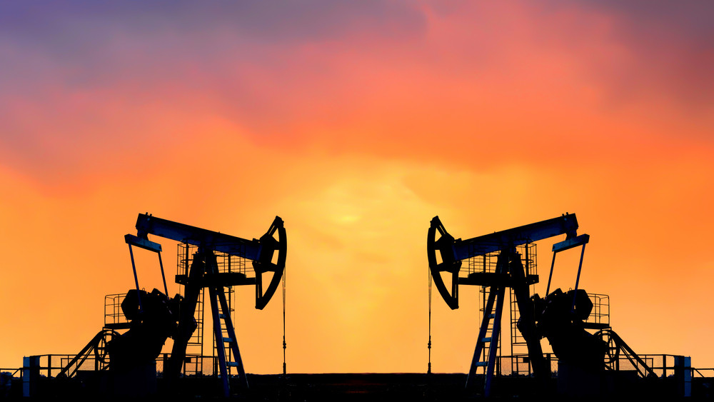Oil Prices Head for Fourth Monthly Gain as Middle East Tensions Escalate