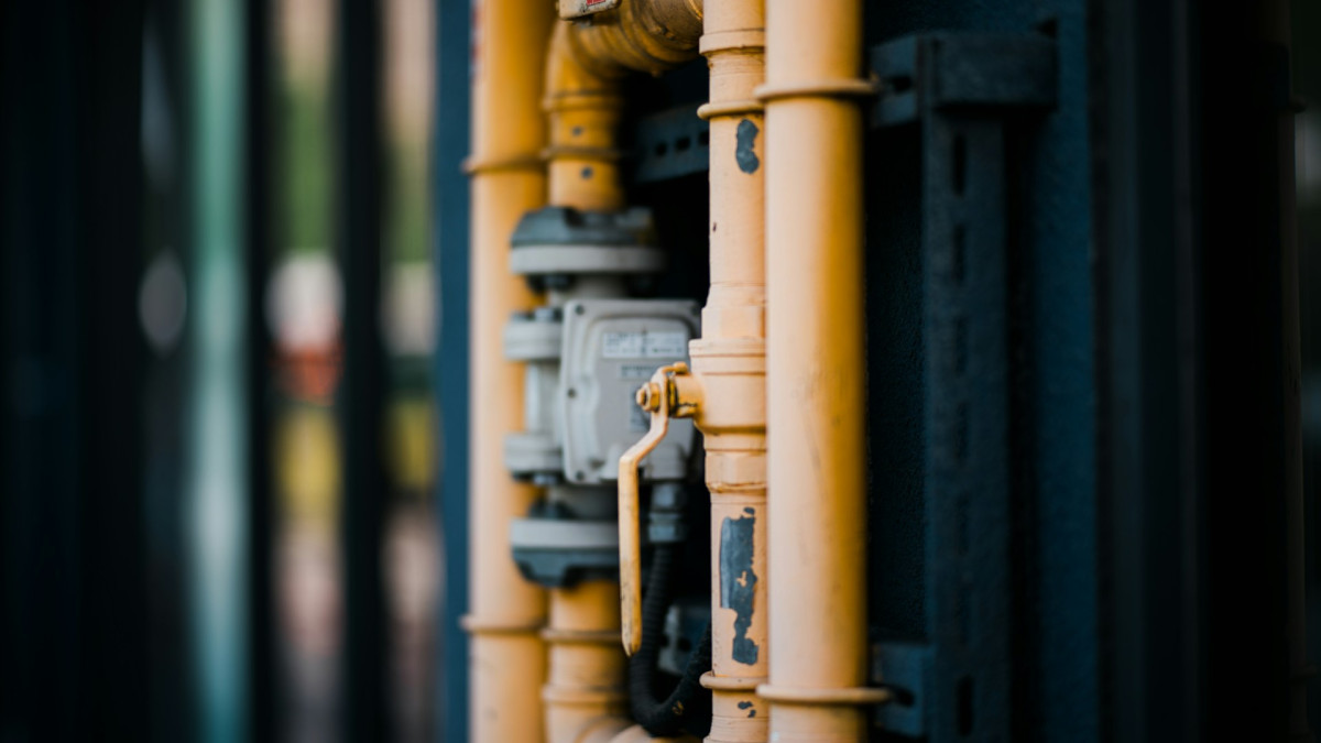 European Gas Tops 101 Euros for First Time Since 2022